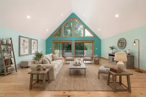 Living - 1365 E Shaffer, Hope, MI 48628 photo 2 of 7