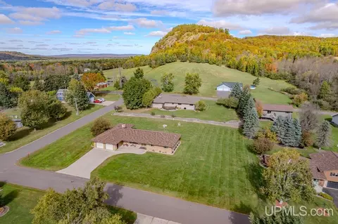 1002 E Gold, Bessemer, MI 49911