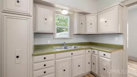 Kitchen - 219 N 20th, Escanaba, MI 49829 photo 1 of 2