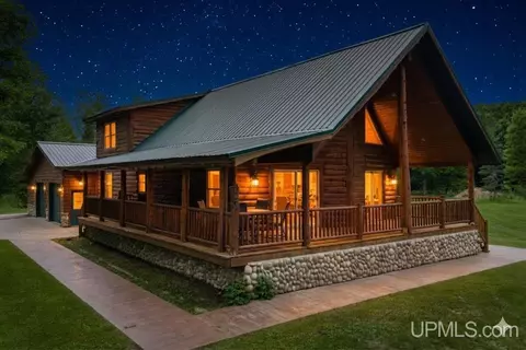 12420 V25 Rd, Rapid River, MI 49878