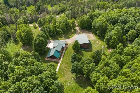 12420 V25 Rd, Rapid River, MI 49878