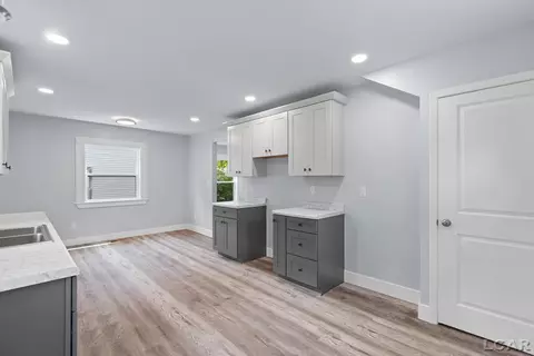 Entry Way - 138 E Robinson, Jackson, MI 49203 photo 6 of 6