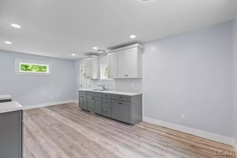 Entry Way - 138 E Robinson, Jackson, MI 49203 photo 5 of 6