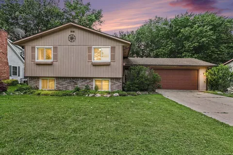 302 Westwinds, Almont, MI 48003