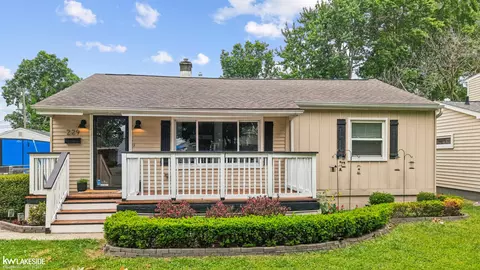 229 N Wilson, Mount Clemens, MI 48043