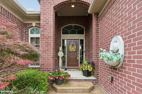 Entry Way - 18202 Tiger, Macomb, MI 48042 photo 4 of 4