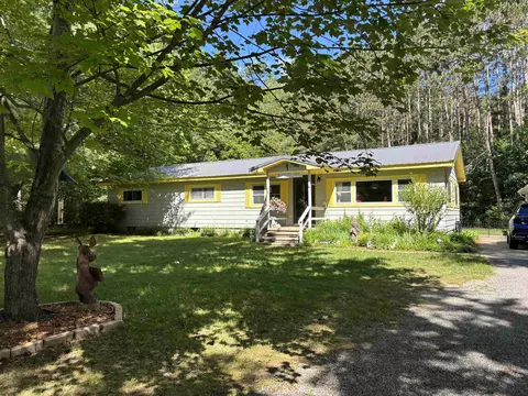 2190 Pine Cres, Farwell, MI 48622