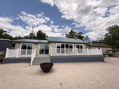 2509 E Surrey, Harrison, MI 48625