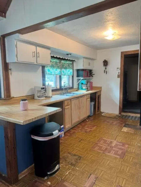 Kitchen - 3208 W Bath, Perry, MI 48872 photo 1 of 3
