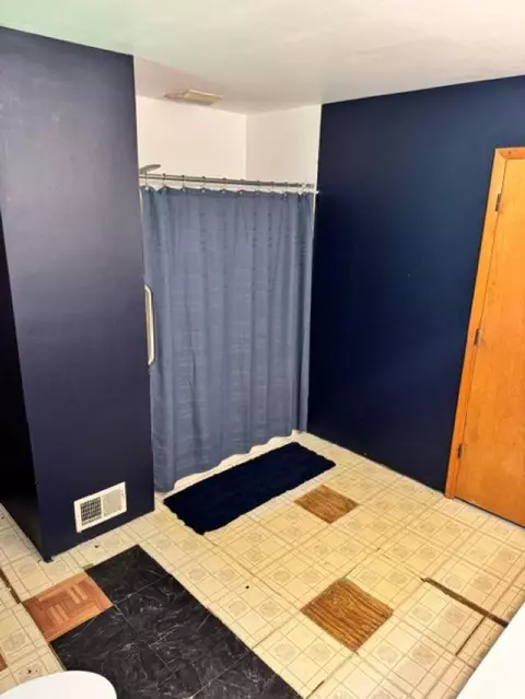 Bath - 3208 W Bath, Perry, MI 48872 photo 1 of 2