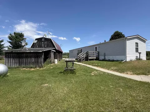 Exterior - 300 E Winegars, Gladwin, MI 48624 photo 6 of 7