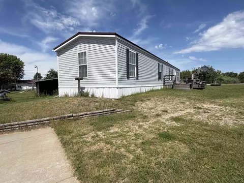 Exterior - 300 E Winegars, Gladwin, MI 48624 photo 5 of 7