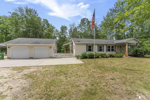 13332 Twin Lk Rd NE, Kalkaska, MI 49646