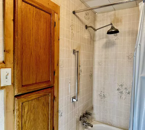 Bath - 616 Jill, Harrison, MI 48625 photo 1 of 2