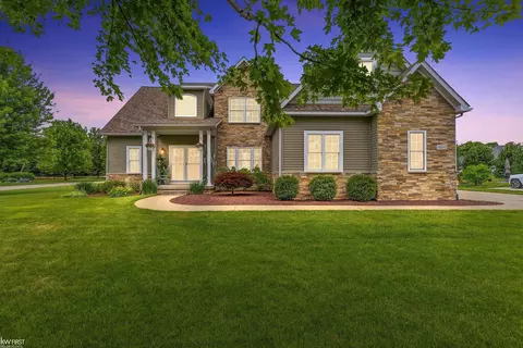 16432 Silver Landings, Fenton, MI 48430