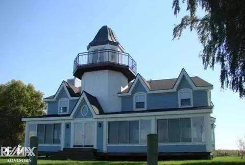 9565 Sni Bora, Harsens Island, MI 48028