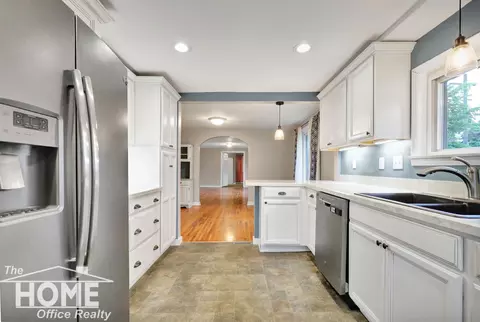 Kitchen - 204 E Mcarthur, Corunna, MI 48817 photo 3 of 4