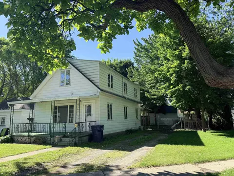 708 Woodside, Bay City, MI 48708