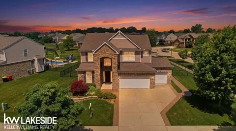 21965 Bellewood, Macomb, MI 48044