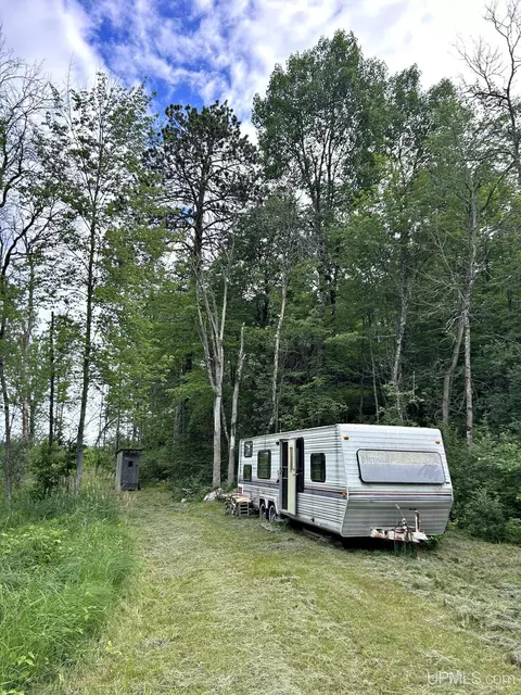 W8546 Us Highway 8, Pembine T-wi, WI 54156
