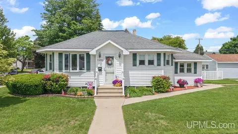 1402 N 16th, Escanaba, MI 49829