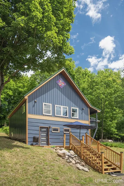 123 Brule Vlg, Iron River, MI 49935