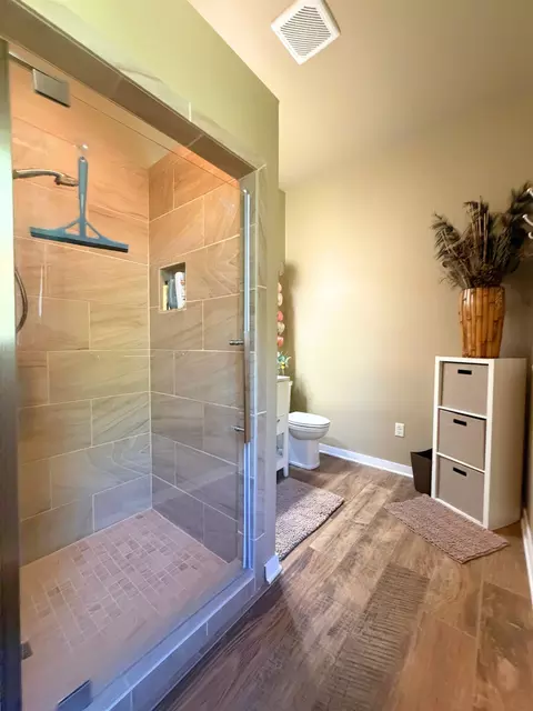 Bath - 6047 N State, Davison, MI 48423 photo 9 of 11
