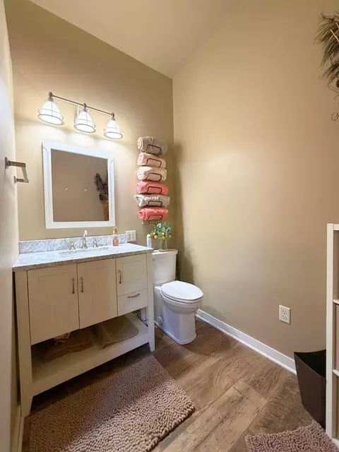 Bath - 6047 N State, Davison, MI 48423 photo 11 of 11