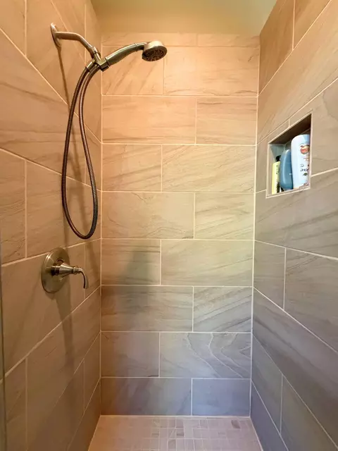 Bath - 6047 N State, Davison, MI 48423 photo 10 of 11