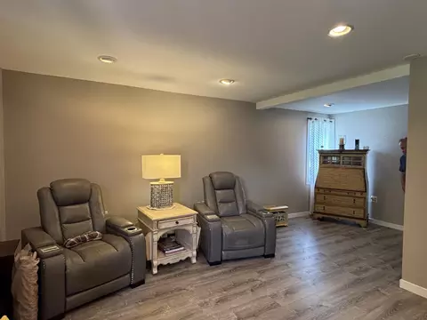Living - 6047 N State, Davison, MI 48423 photo 9 of 14