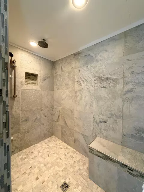 Bath - 6047 N State, Davison, MI 48423 photo 8 of 11