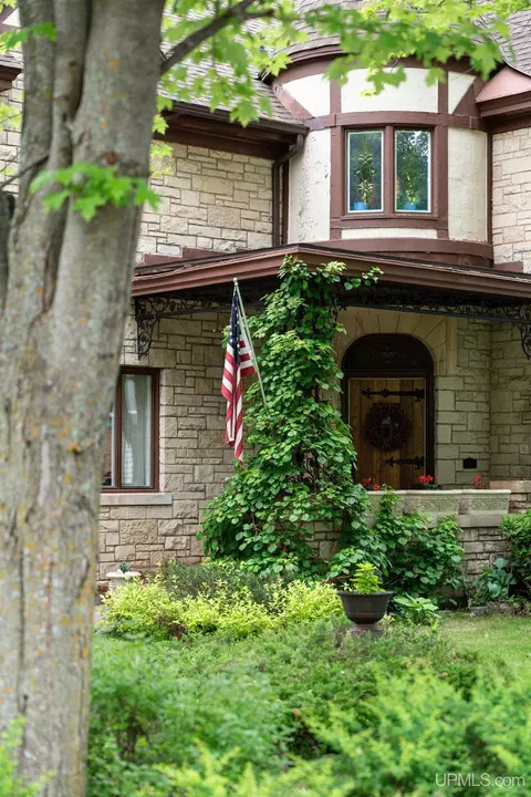 Exterior - 832 N Main, Ishpeming, MI 49849 photo 4 of 17
