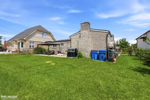 Exterior - 3824 Dawson, Warren, MI 48092 photo 6 of 10