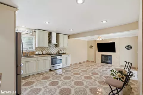 Kitchen - 3824 Dawson, Warren, MI 48092 photo 2 of 4