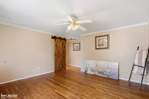 Living - 3824 Dawson, Warren, MI 48092 photo 3 of 6