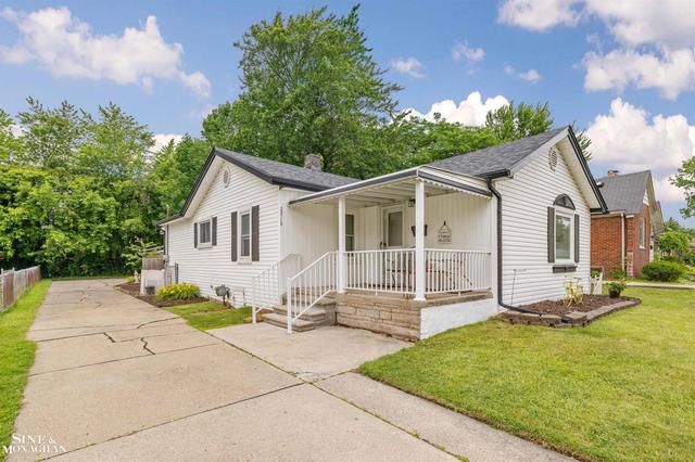 29719 Maplegrove, Saint Clair Shores, MI 48082