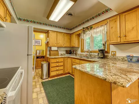 4496 School, Temperance, MI 48182 photo 11