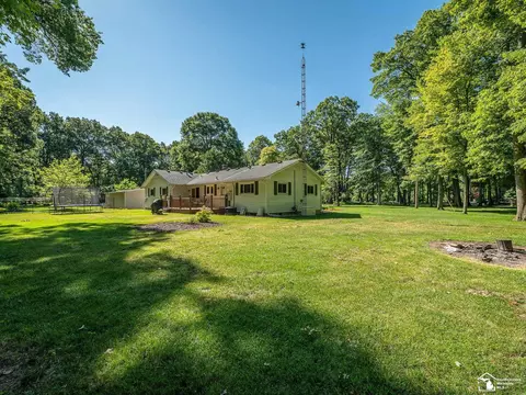4496 School, Temperance, MI 48182 photo 32