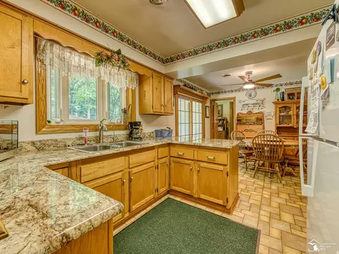 4496 School, Temperance, MI 48182 photo 10