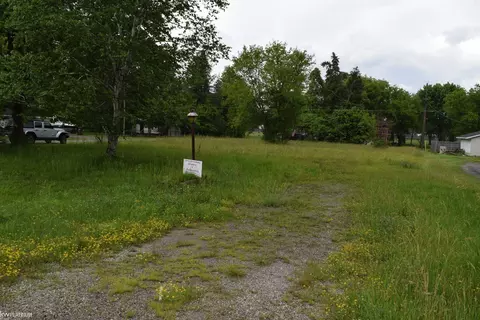 6372 Lapeer, Clyde, MI 48049