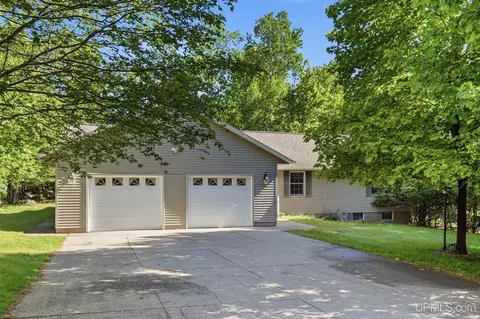 22 Stephen Lee, Marquette, MI 49855