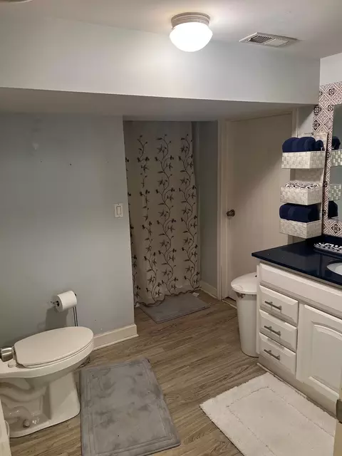 Bath - 6617 Flushing, Flushing, MI 48433 photo 2 of 2