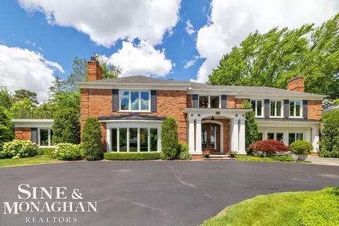 529 Lake Shr, Grosse Pointe Shores, MI 48236