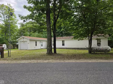 10231 Linden, Carp Lake, MI 49718