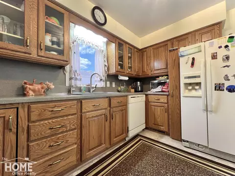 Kitchen - 809 Moore, Owosso, MI 48867 photo 4 of 4