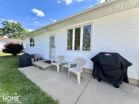 Exterior - 809 Moore, Owosso, MI 48867 photo 5 of 12