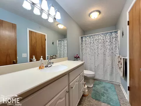 Bath - 809 Moore, Owosso, MI 48867 photo 1 of 1