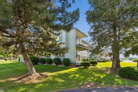 Exterior - 1715 River, Saint Clair, MI 48079 photo 6 of 7