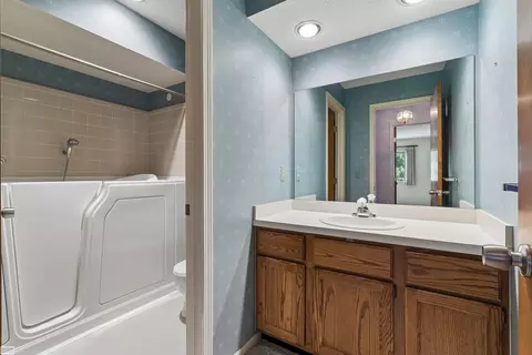 Bath - 1715 River, Saint Clair, MI 48079 photo 1 of 1