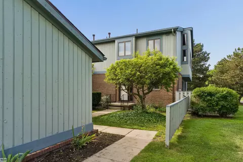 Exterior - 1715 River, Saint Clair, MI 48079 photo 4 of 7